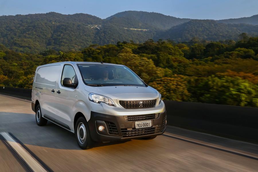  Peugeot Expert 2017 года  (LA) (фото 4 из 17)